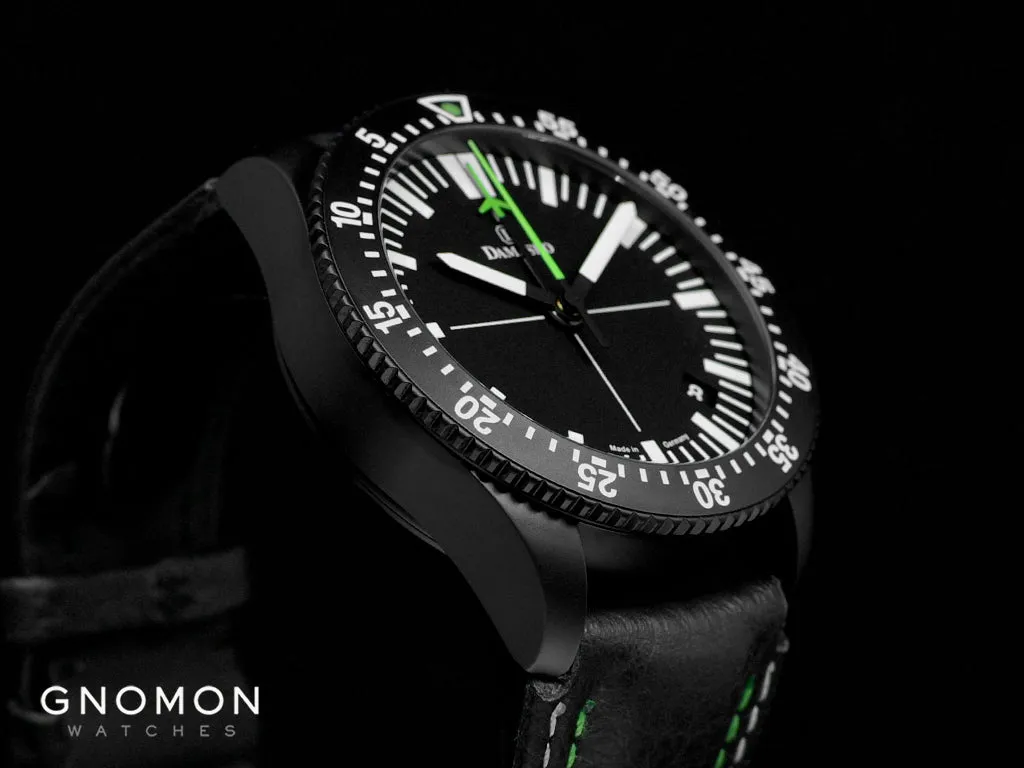 DC82 Green Black  - Central Minutes Chrono