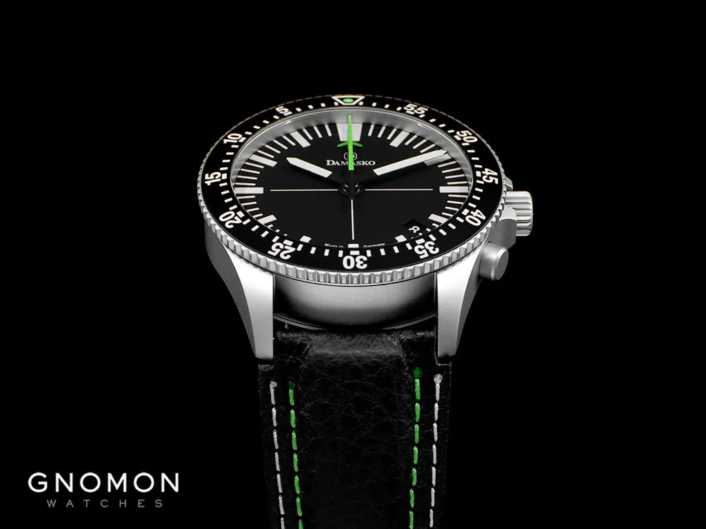 DC82 Green - Central Minutes Chrono