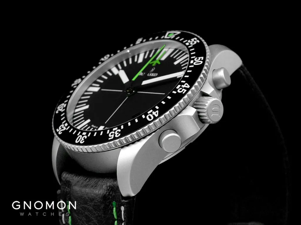 DC82 Green - Central Minutes Chrono