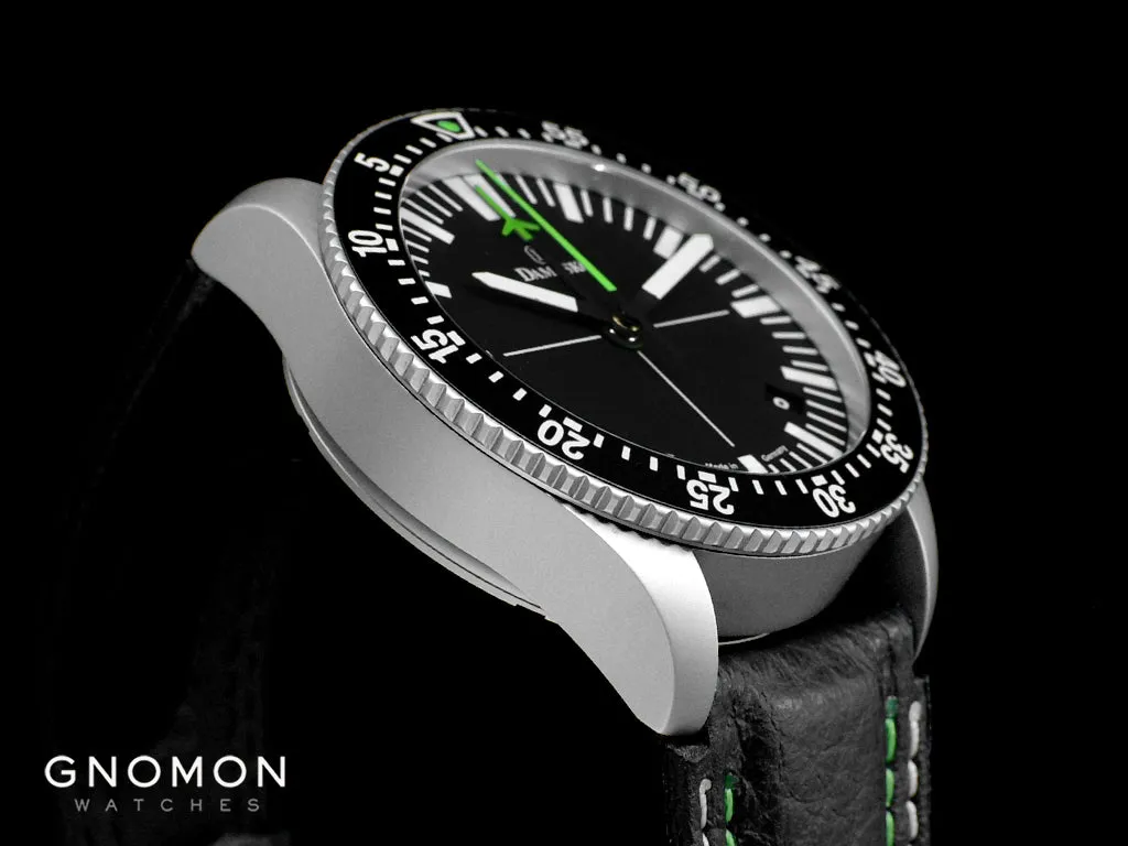 DC82 Green - Central Minutes Chrono