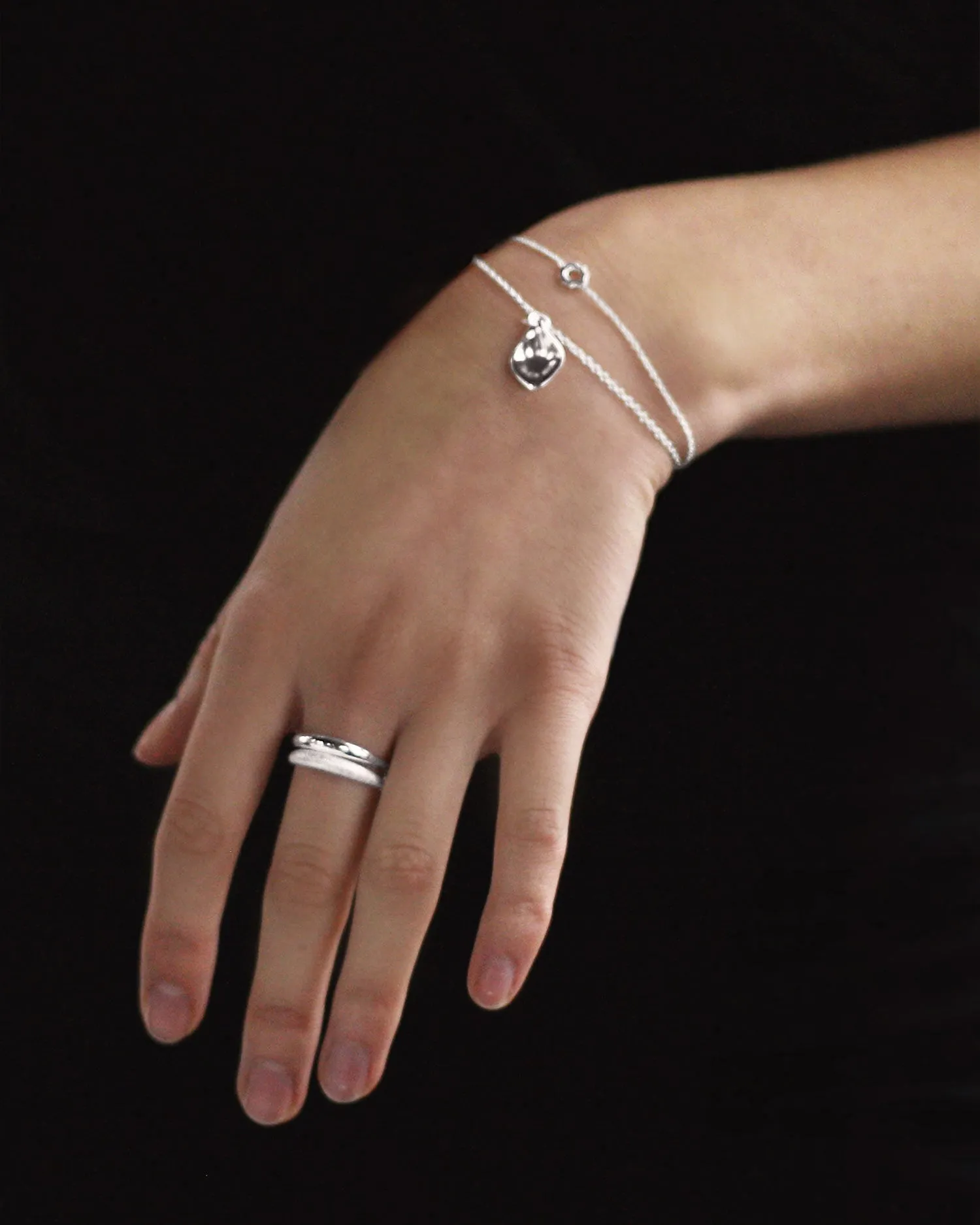 Gaias Grace single bracelet silver