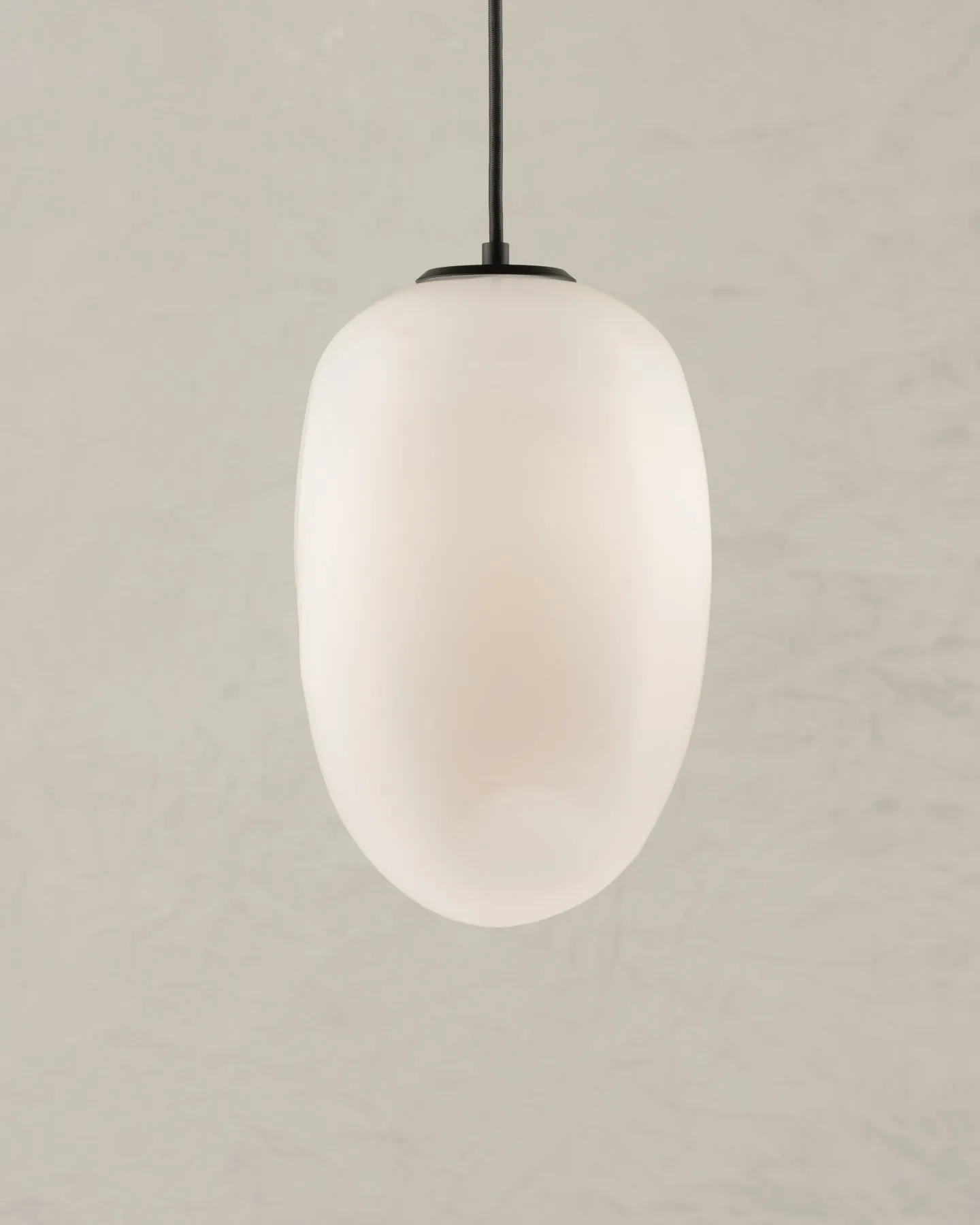 Lacuna Oval Pendant - Large