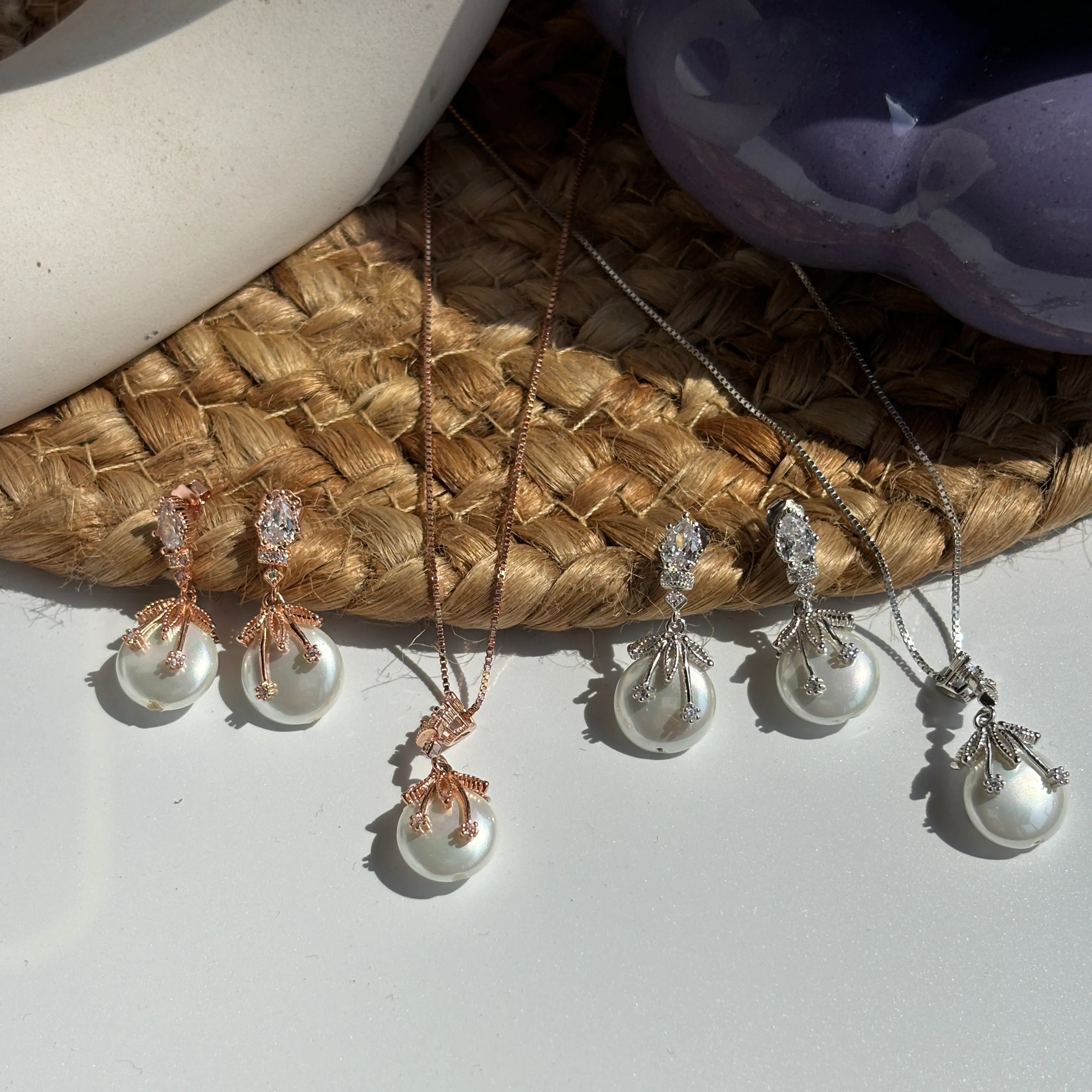 Mangrove Round Pearl Pendant Set